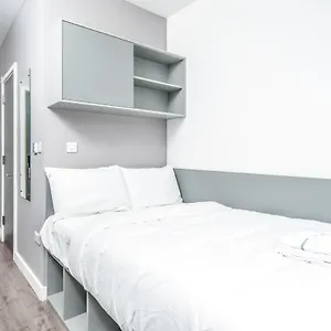  Apartment Ensuite Single With Shared Kitchen In Quays
