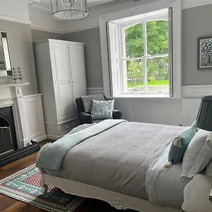  Homestay Kenilworth Square North